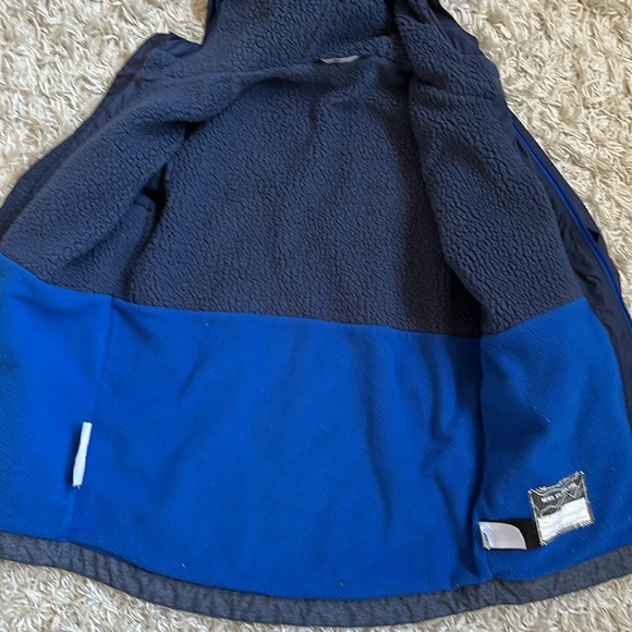 Boys North Face jacket - Picture 7 of 8